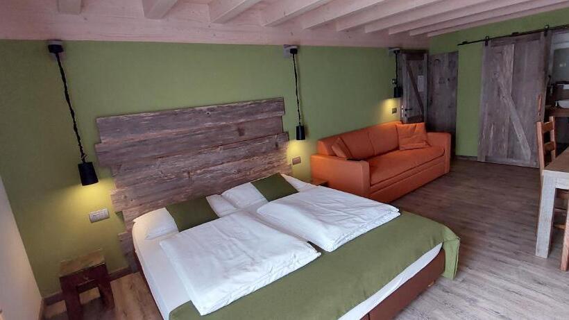 بنسيون Horse House