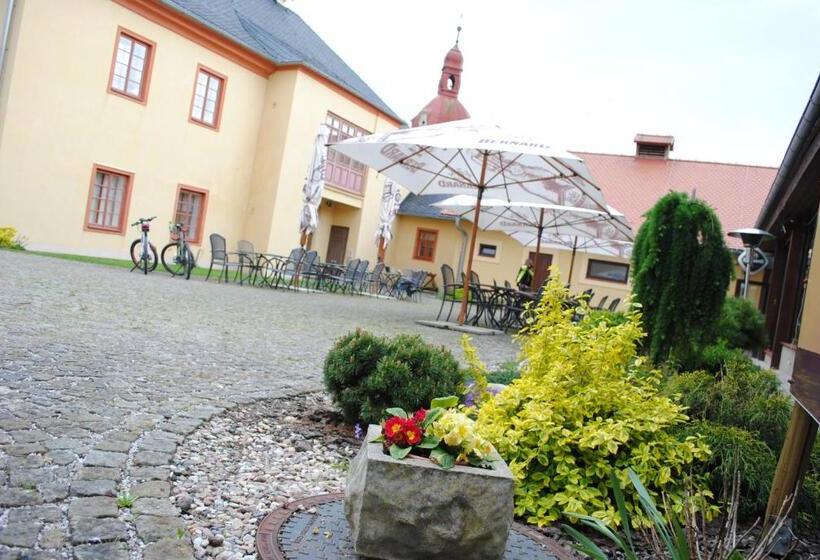 بنسيون Penzion Na Faře