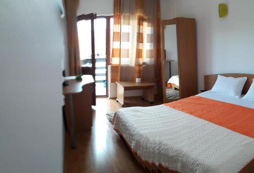 פנסיון Vila Liliana