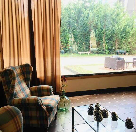 Av Apartamentos Lobios