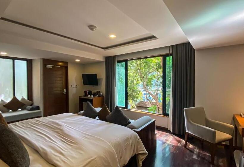 Avani Ao Nang Cliff Krabi Resort