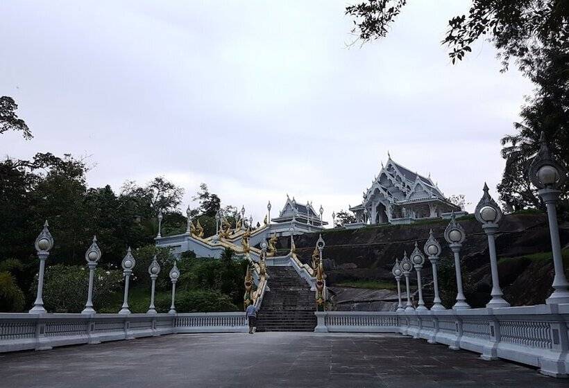 Avani Ao Nang Cliff Krabi Resort