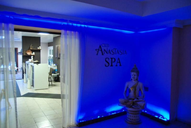 Club Anastasia   Family