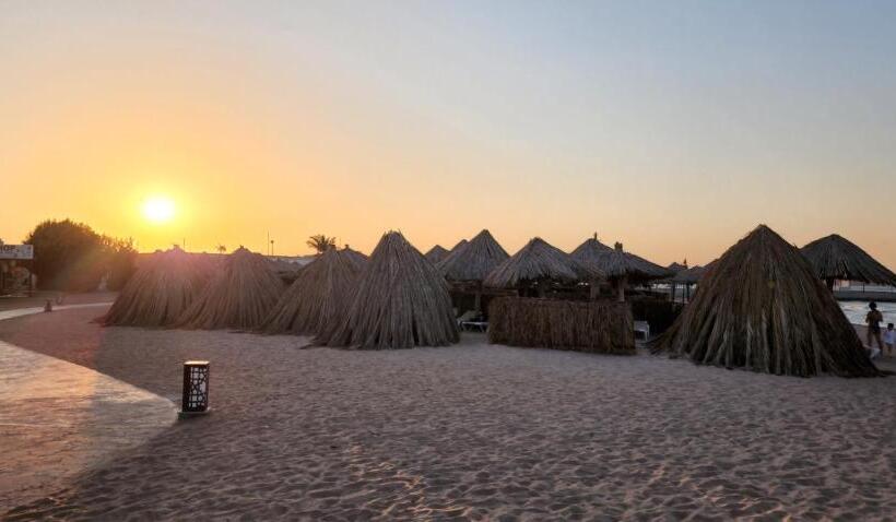 ホテル Aladdin Beach Resort