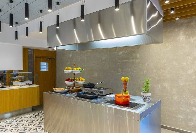 Anemi Hotel & Suites