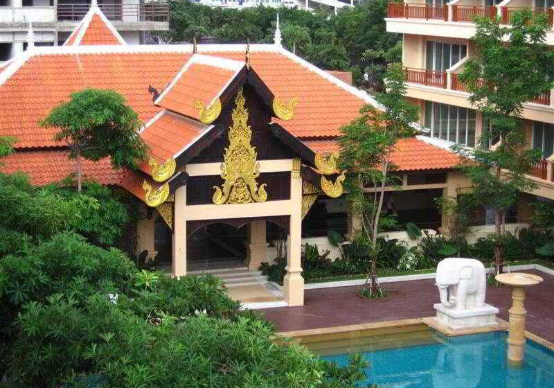 Отель Avalon Beach Resort