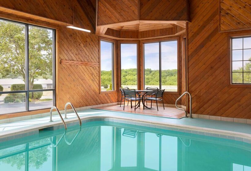 Отель Baymont By Wyndham Winchester