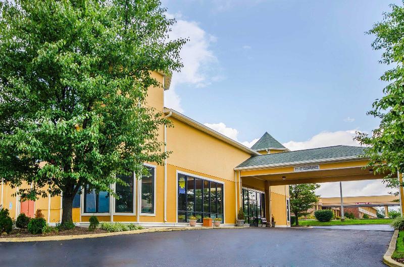 Отель Baymont By Wyndham Winchester