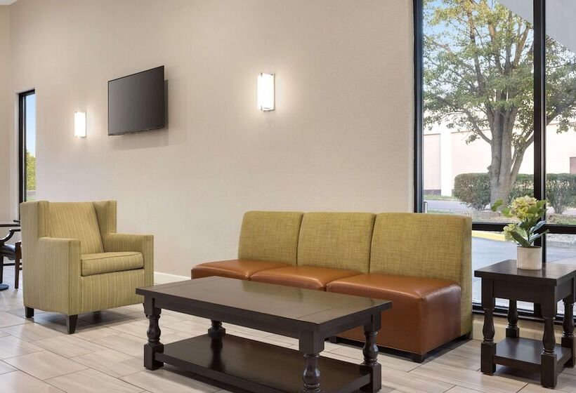 Отель Baymont By Wyndham Winchester