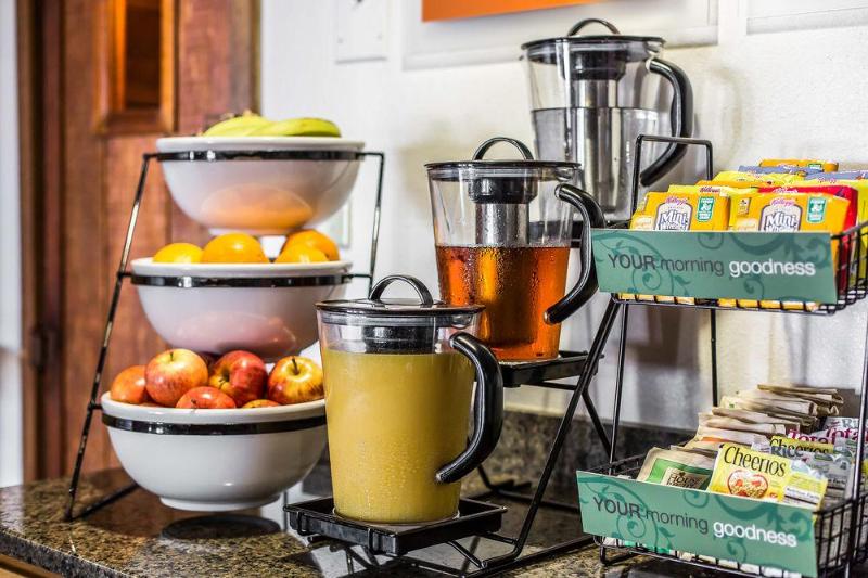 فندق Bearcat Inn And Suites