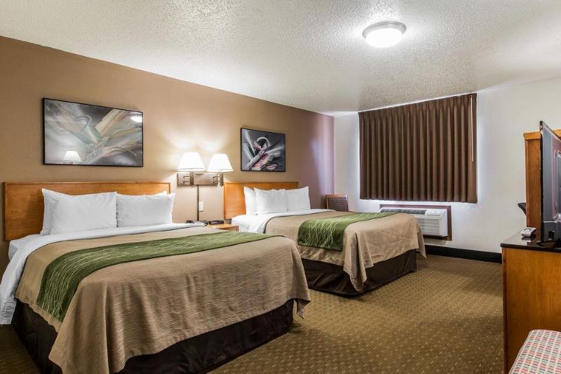 فندق Bearcat Inn And Suites