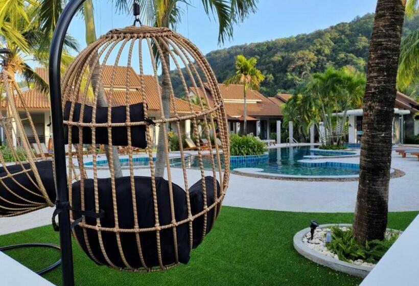 בית מלון כפרי Blu Pine Villa & Pool Access