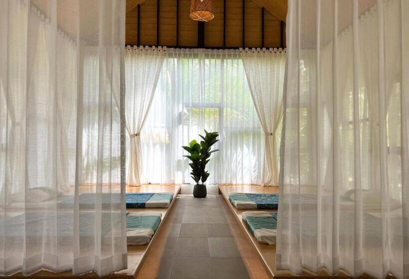 בית מלון כפרי Blu Pine Villa & Pool Access