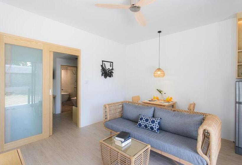 בית מלון כפרי Blu Pine Villa & Pool Access