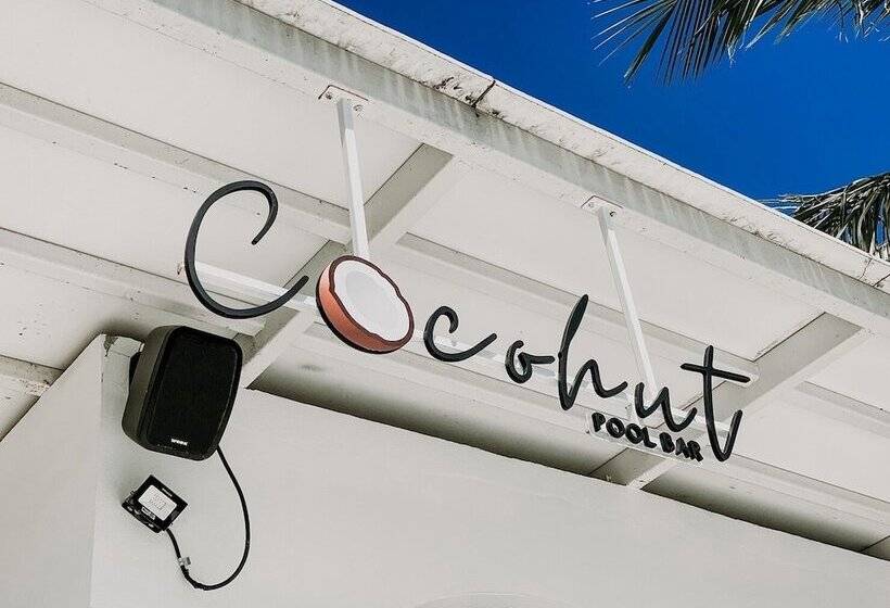 בית מלון כפרי Blu Pine Villa & Pool Access