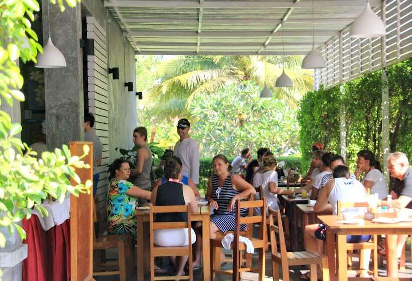 בית מלון כפרי Blu Pine Villa & Pool Access