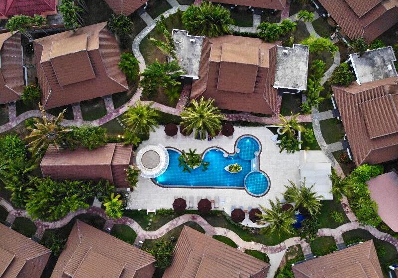 בית מלון כפרי Blu Pine Villa & Pool Access