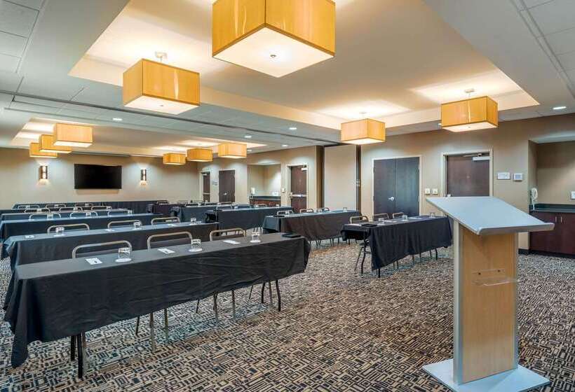 Cambria Hotel Akron   Canton Airport