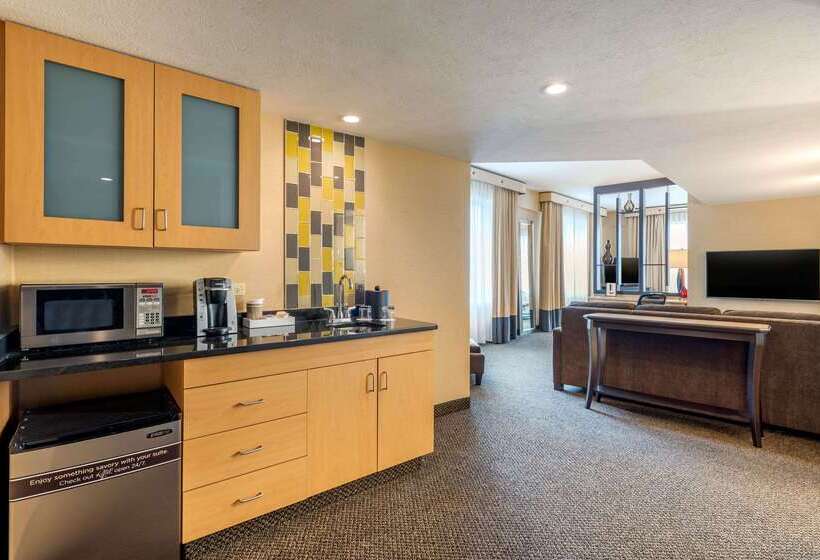 Cambria Hotel Akron   Canton Airport