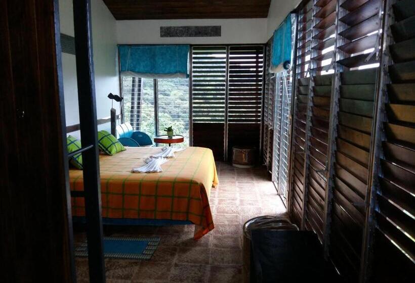 Hotel Celeste Mountain Lodge