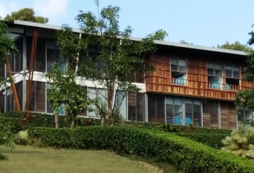 Hotel Celeste Mountain Lodge