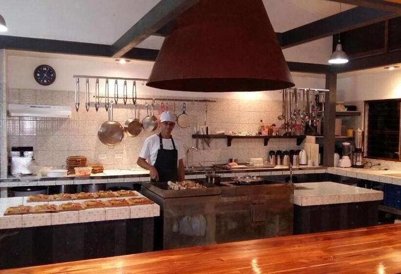 Hotel Celeste Mountain Lodge