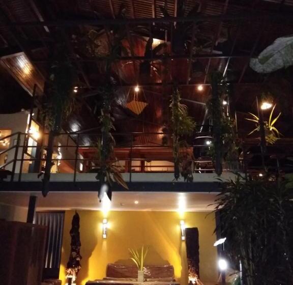 Hotel Celeste Mountain Lodge