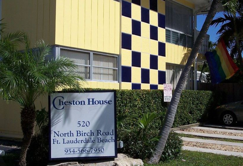 ホテル Cheston House  Clothing Optional All Male Guesthouse