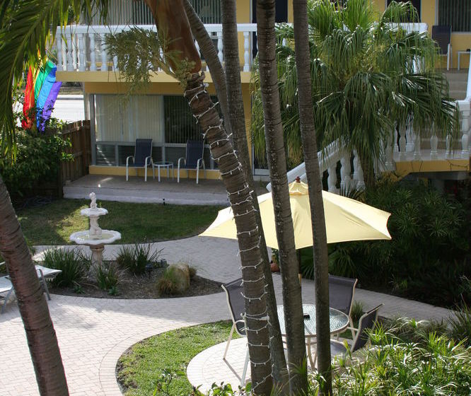 ホテル Cheston House  Clothing Optional All Male Guesthouse