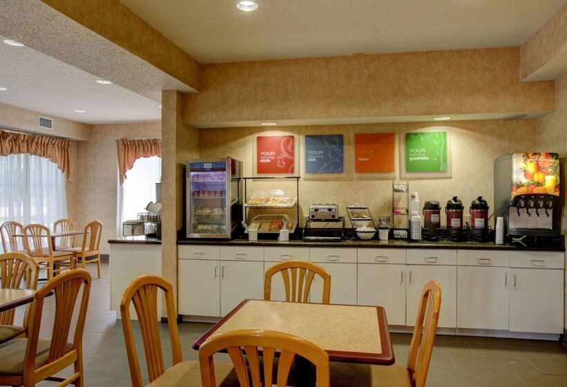 בית מלון כפרי Comfort Inn & Suites