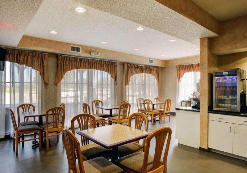 בית מלון כפרי Comfort Inn & Suites