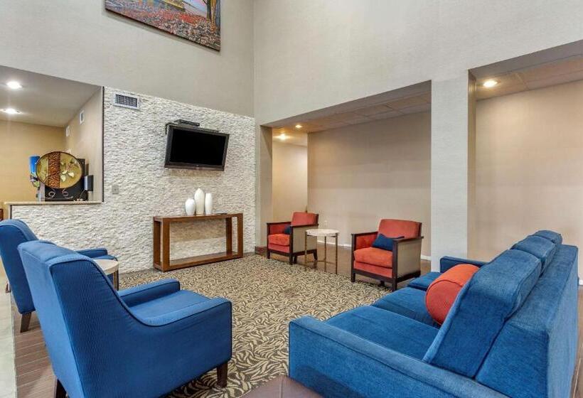 فندق Comfort Suites