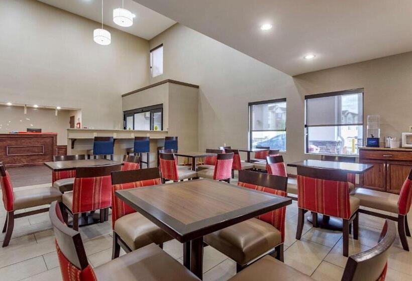 فندق Comfort Suites