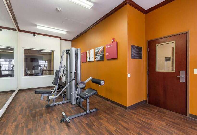 Отель Comfort Suites