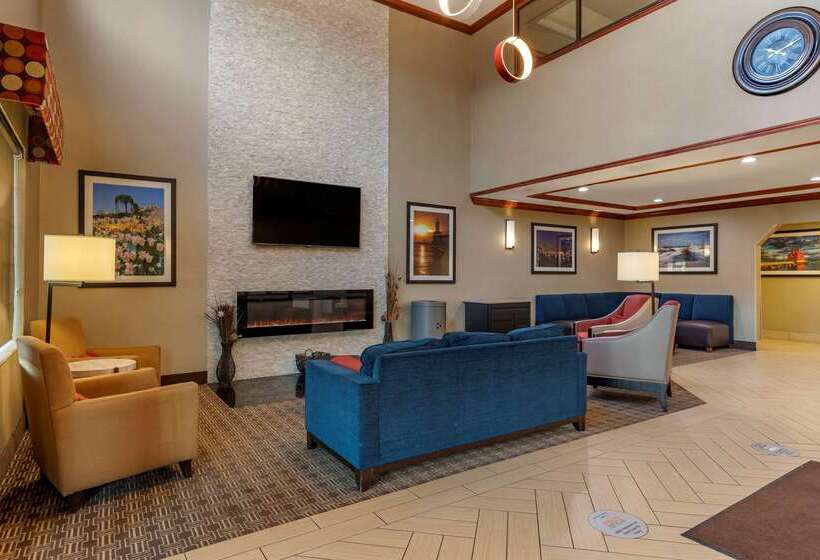 Отель Comfort Suites Grand Rapids South