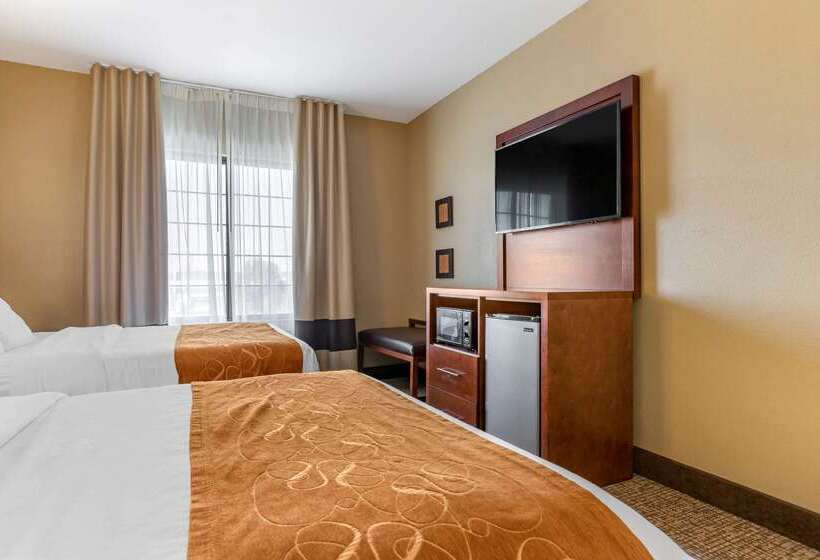 Отель Comfort Suites Grand Rapids South