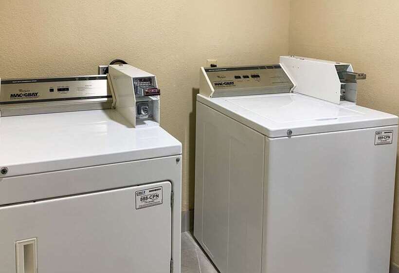 فندق Comfort Suites Kings Bay Naval Base Area