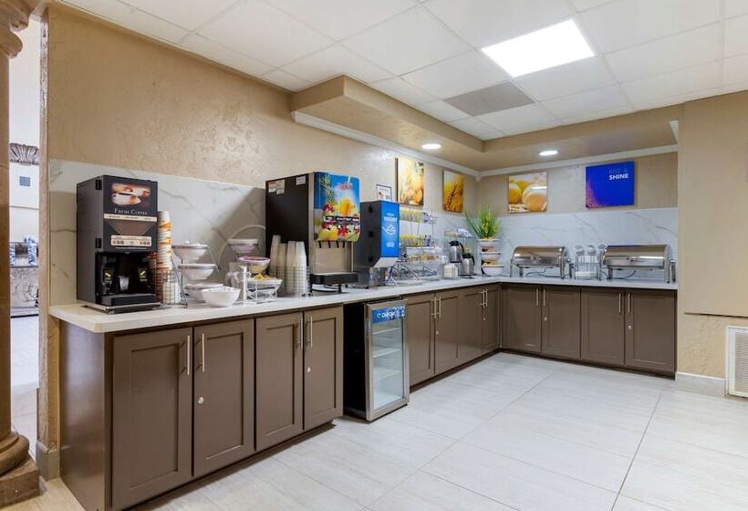 ホテル Comfort Suites Kingwood Houston North