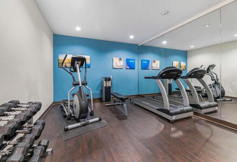 هتل Comfort Suites Lake Geneva East