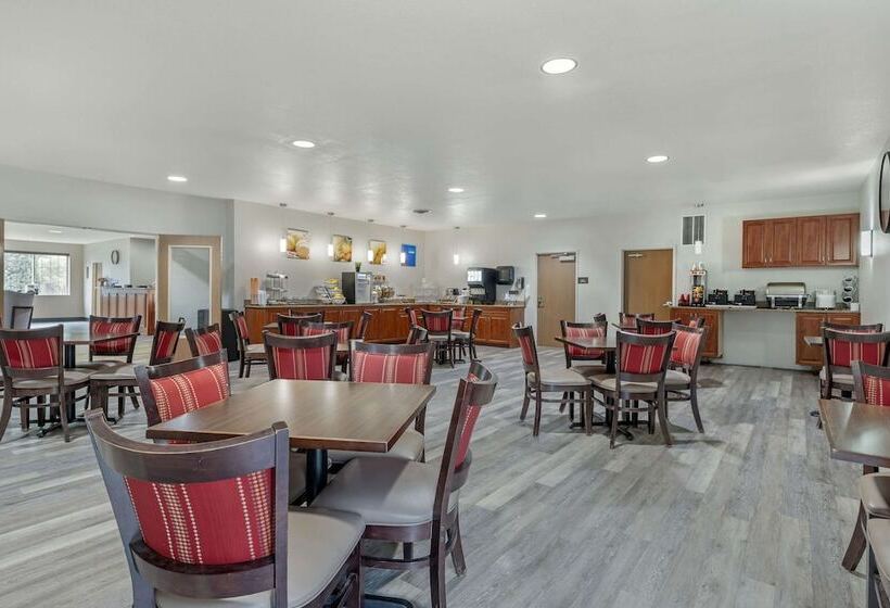 هتل Comfort Suites Lake Geneva East