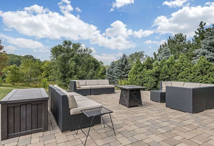 هتل Comfort Suites Lake Geneva East