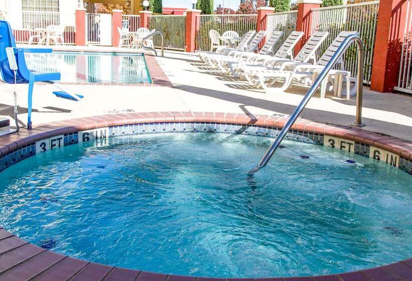 בית מלון כפרי Comfort Suites Fort Worth North Fossil Creek