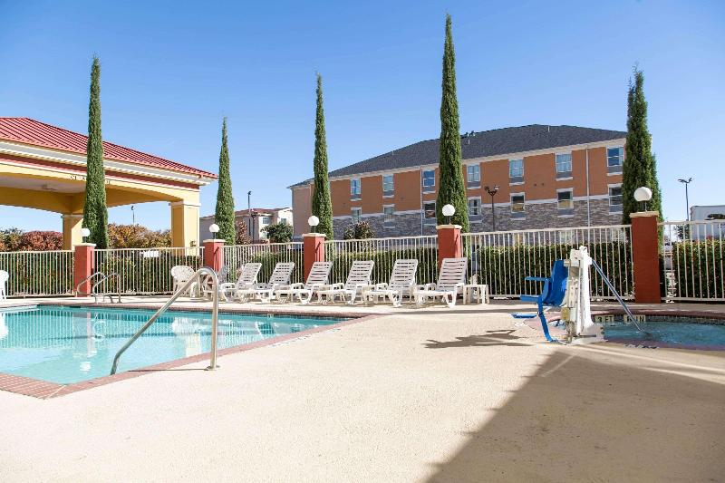 בית מלון כפרי Comfort Suites Fort Worth North Fossil Creek