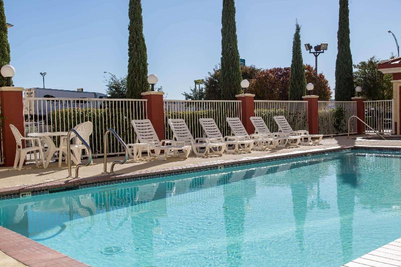 בית מלון כפרי Comfort Suites Fort Worth North Fossil Creek