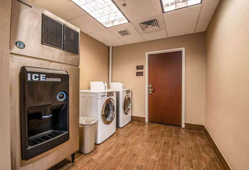 בית מלון כפרי Comfort Suites Pelham Hoover I 65