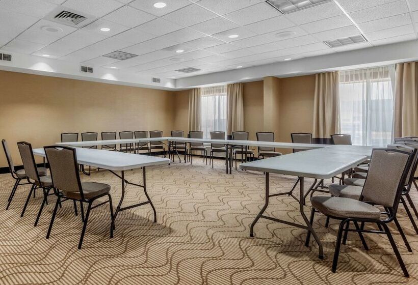 בית מלון כפרי Comfort Suites Pelham Hoover I 65