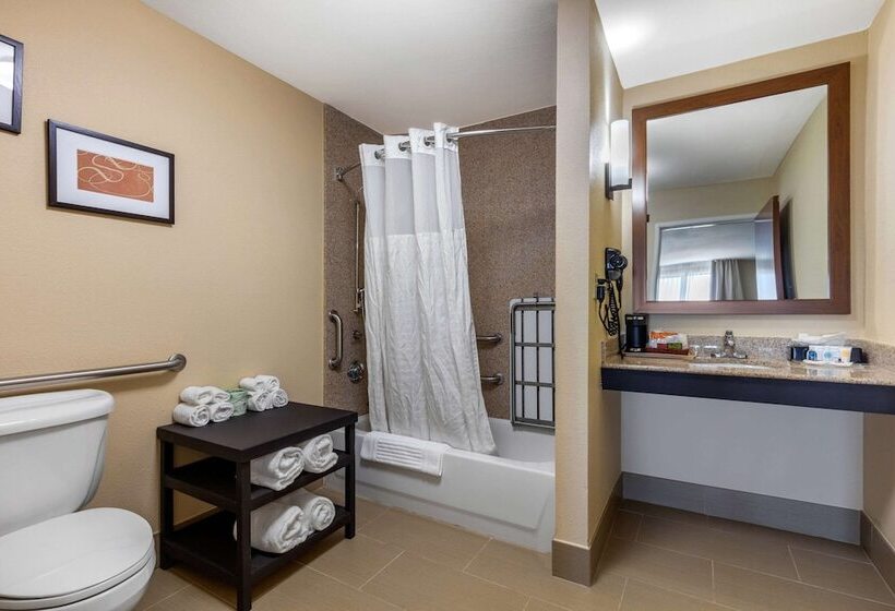 בית מלון כפרי Comfort Suites Pelham Hoover I 65