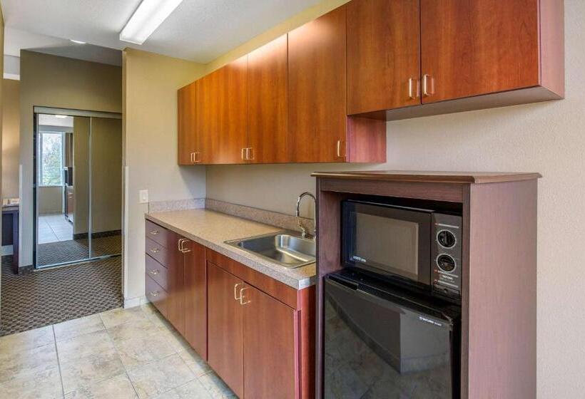 فندق Comfort Suites