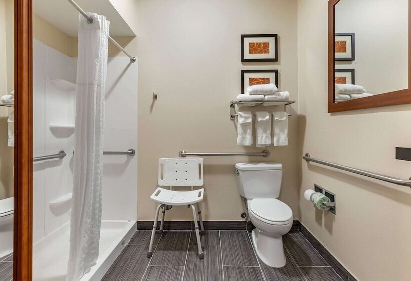 فندق Comfort Suites Southgate Detroit