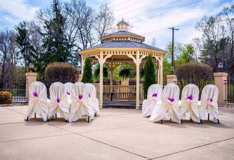 هتل Comfort Suites University Area Notre Damesouth Bend